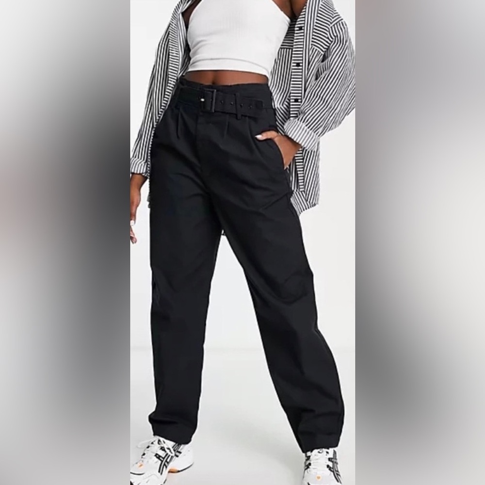 NWOT LEVI’S LOOSE TAPER HIGH WAIST PANTS